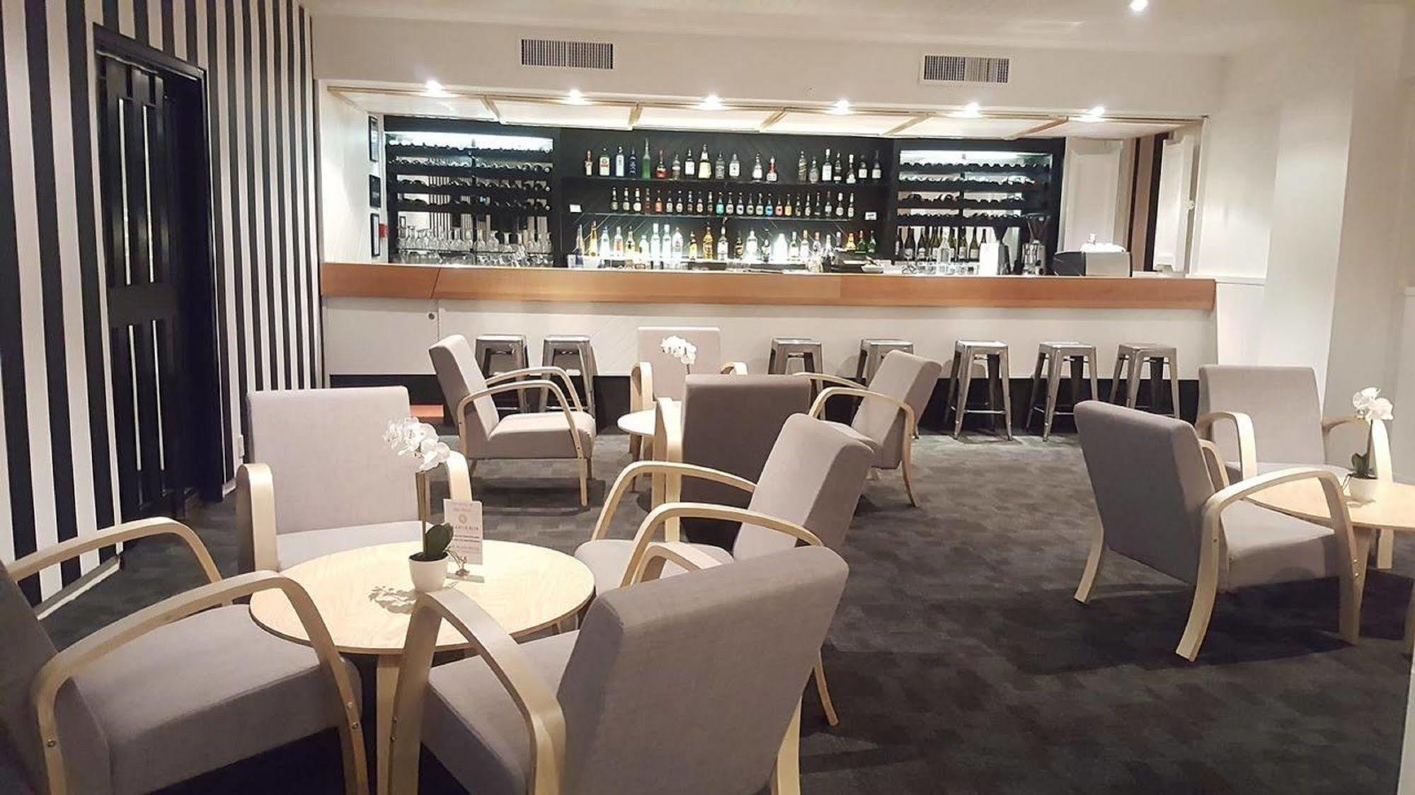 Bay Plaza Hotel Веллингтон Экстерьер фото
